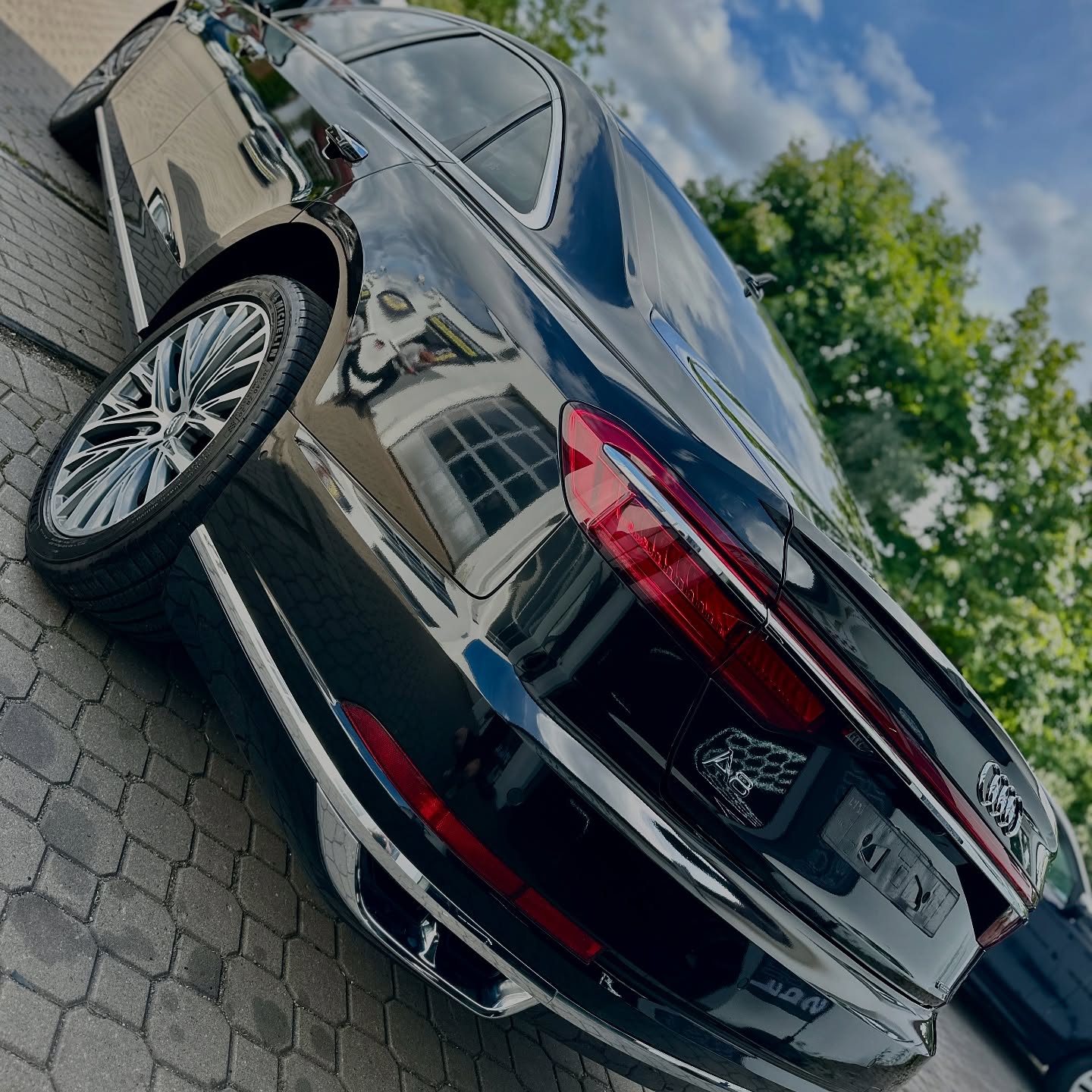 AUDI A8 D5